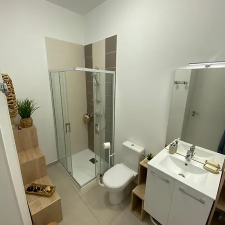 Apartment T2 Et Parking Prive A 80 M De La