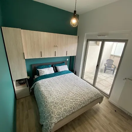 Apartment T2 Et Parking Prive A 80 M De La